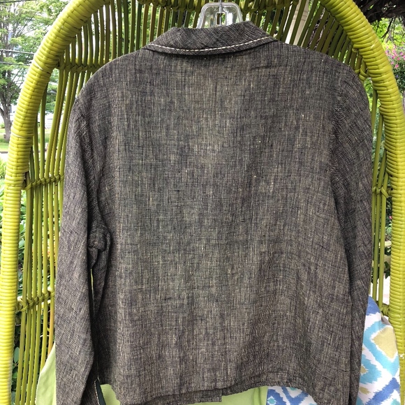 KARAVAN linen pleated boxy fit button top - Picture 5 of 6